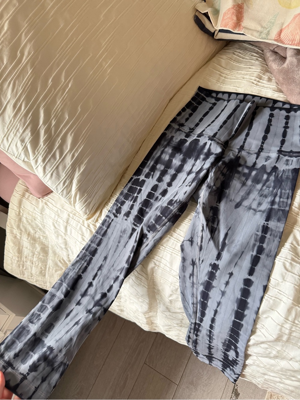 lululemon athletica Black & Gray Tie-Dye Leggings